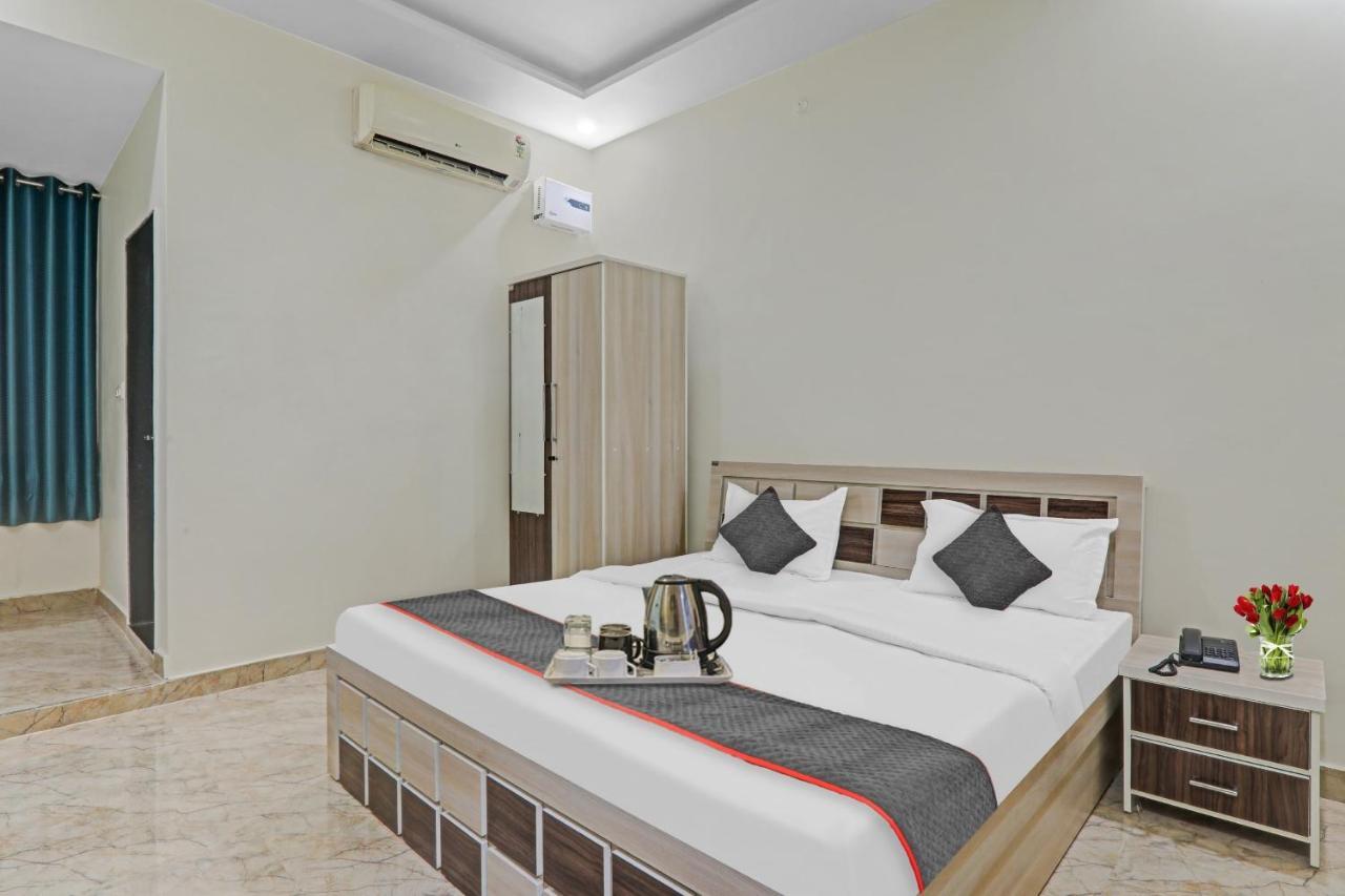 Townhouse P.S.Palace Near Amausi Metro Station Lucknow Exterior foto