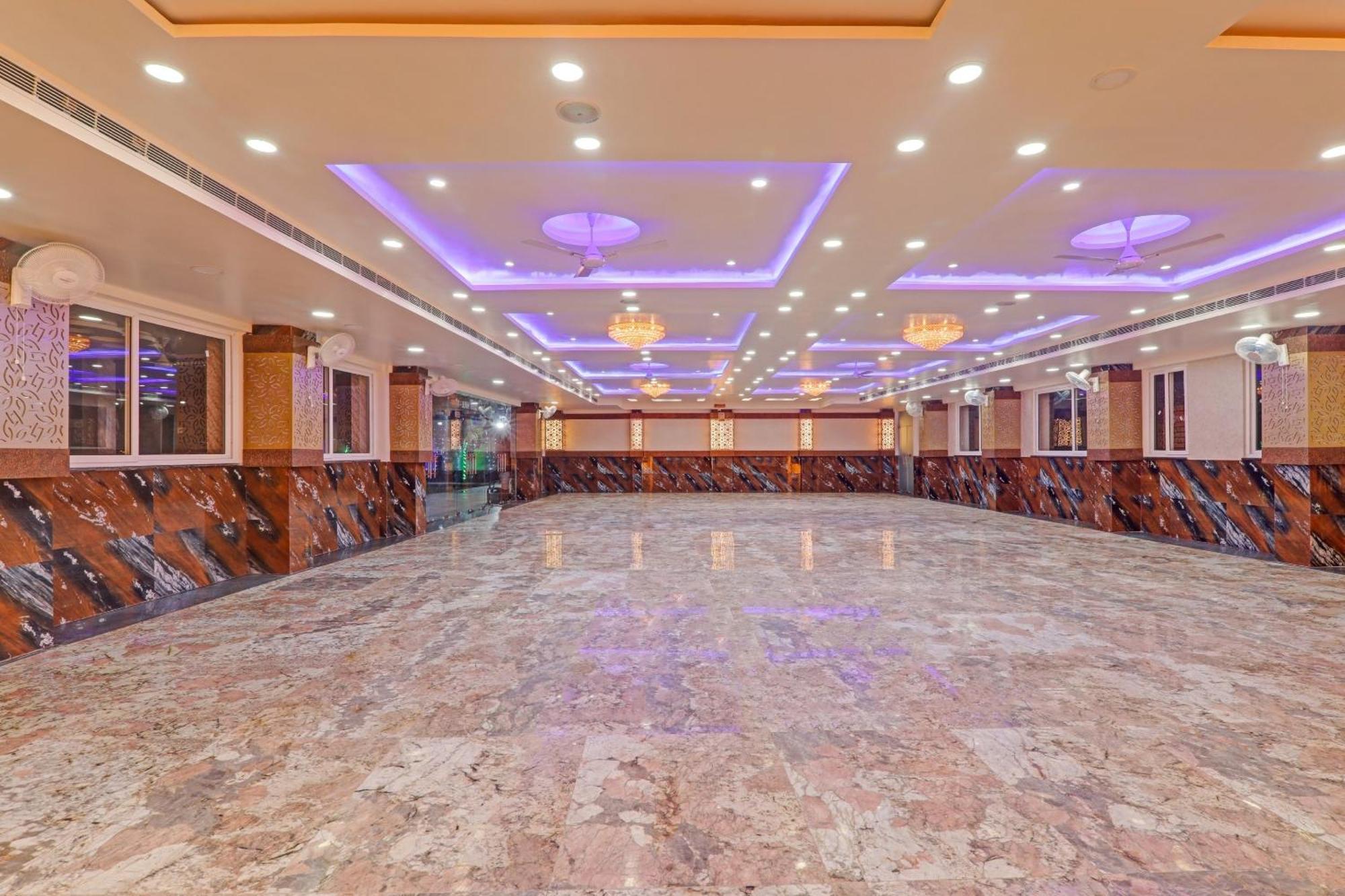 Townhouse P.S.Palace Near Amausi Metro Station Lucknow Exterior foto